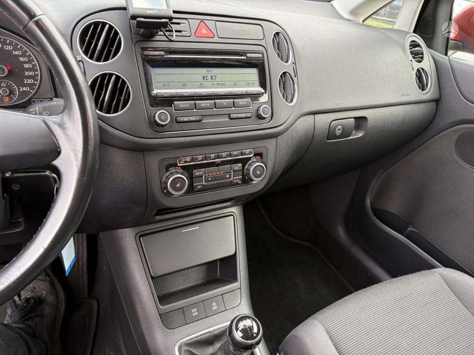 Volkswagen Golf 2010 — photo 14