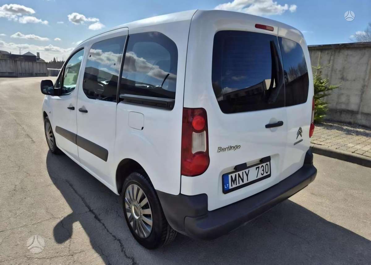 Citroen Berlingo 2015 — interior