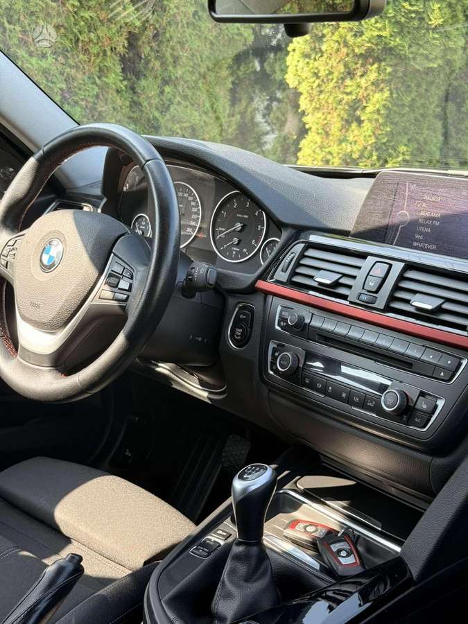 BMW 320 2013 — photo 16