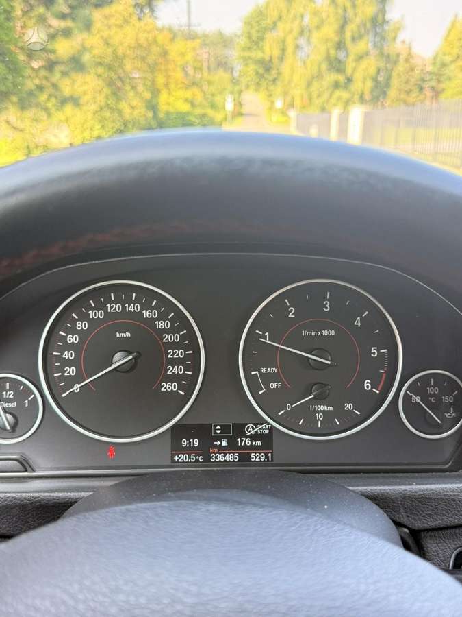 BMW 320 2013 — photo 23