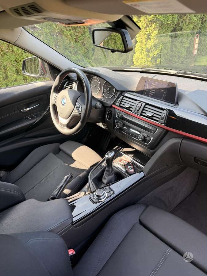 BMW 320 2013 — photo 26