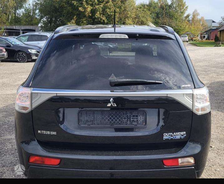 Mitsubishi Outlander 2013 — салон