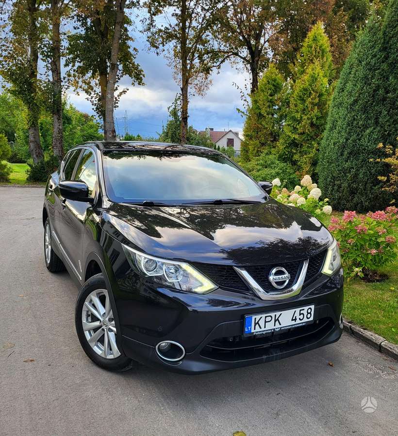 Nissan Qashqai 2015 — вигляд ззаду
