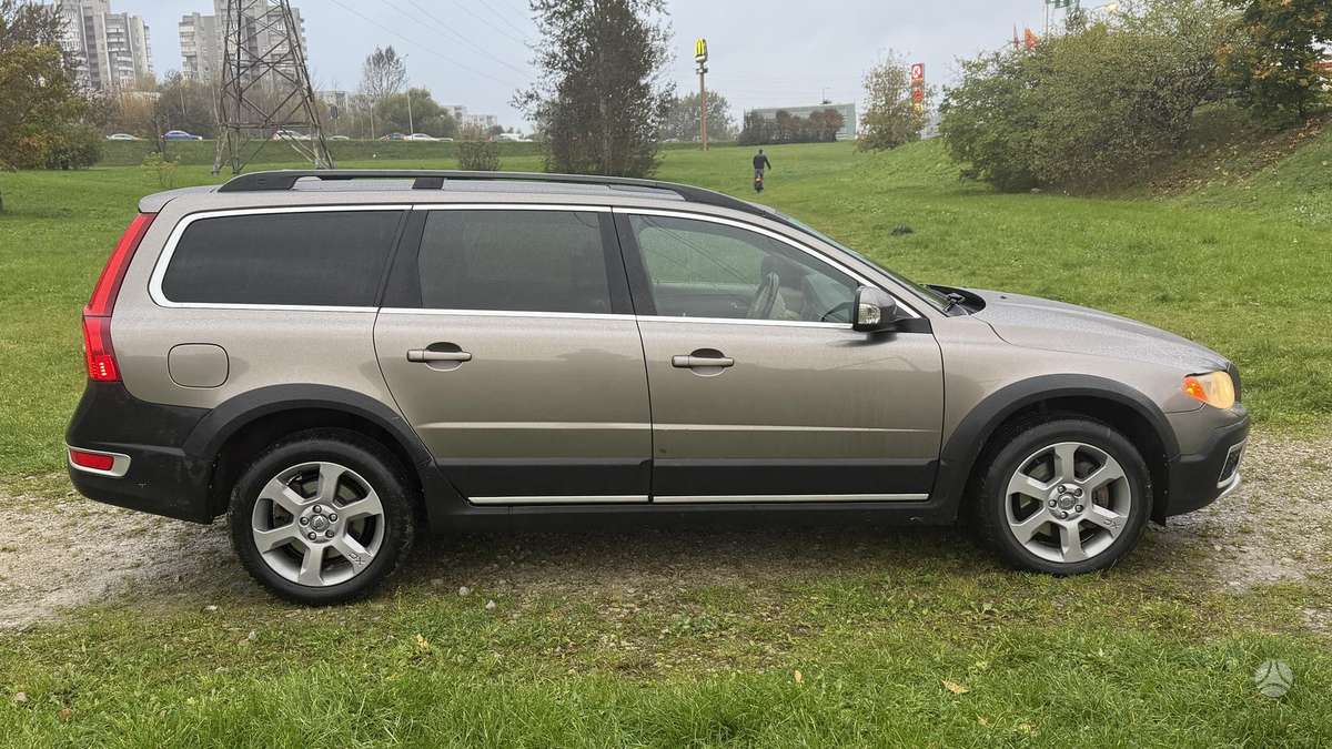Volvo XC70 2008 — photo 10