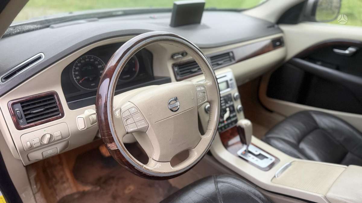 Volvo XC70 2008 — photo 16