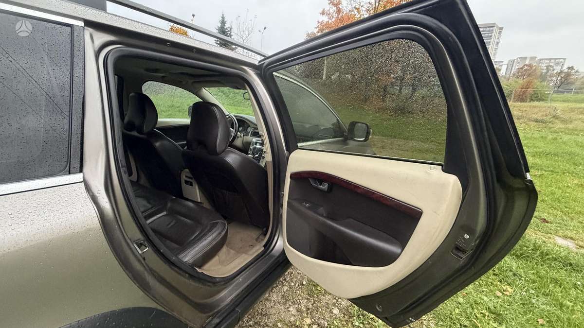 Volvo XC70 2008 — photo 21
