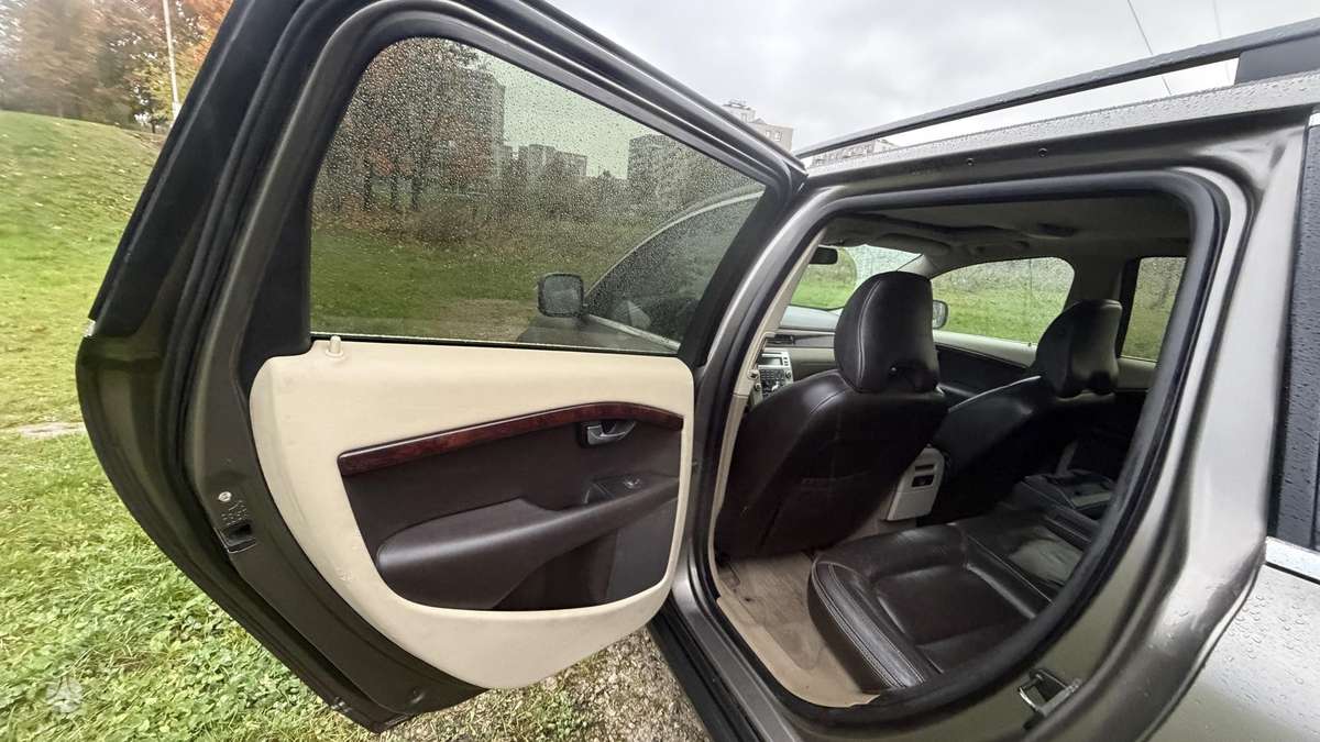Volvo XC70 2008 — photo 23
