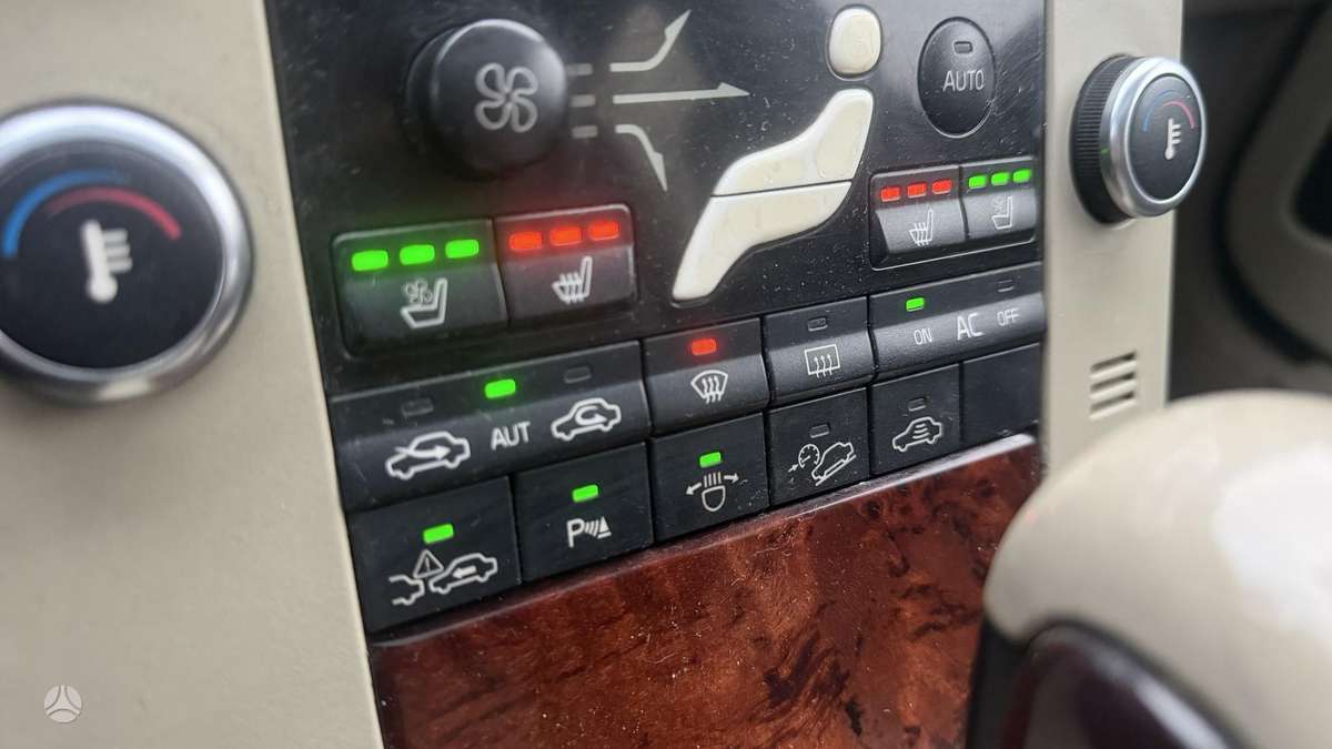 Volvo XC70 2008 — photo 25