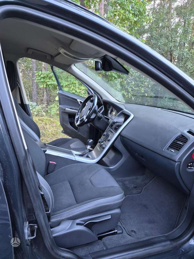 Volvo XC60 2011 — двигун 1984 cm³, 163 HP (120kW)