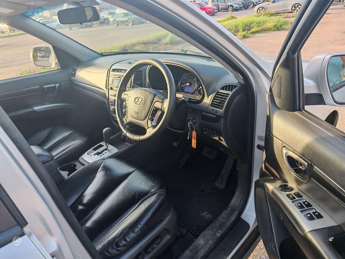 Hyundai Santa 2011 — photo 10