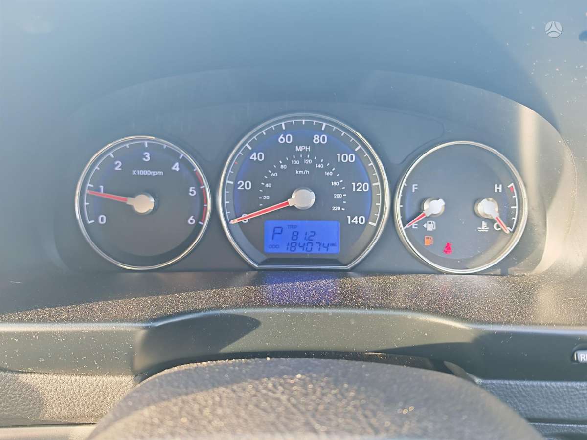 Hyundai Santa 2011 — photo 11