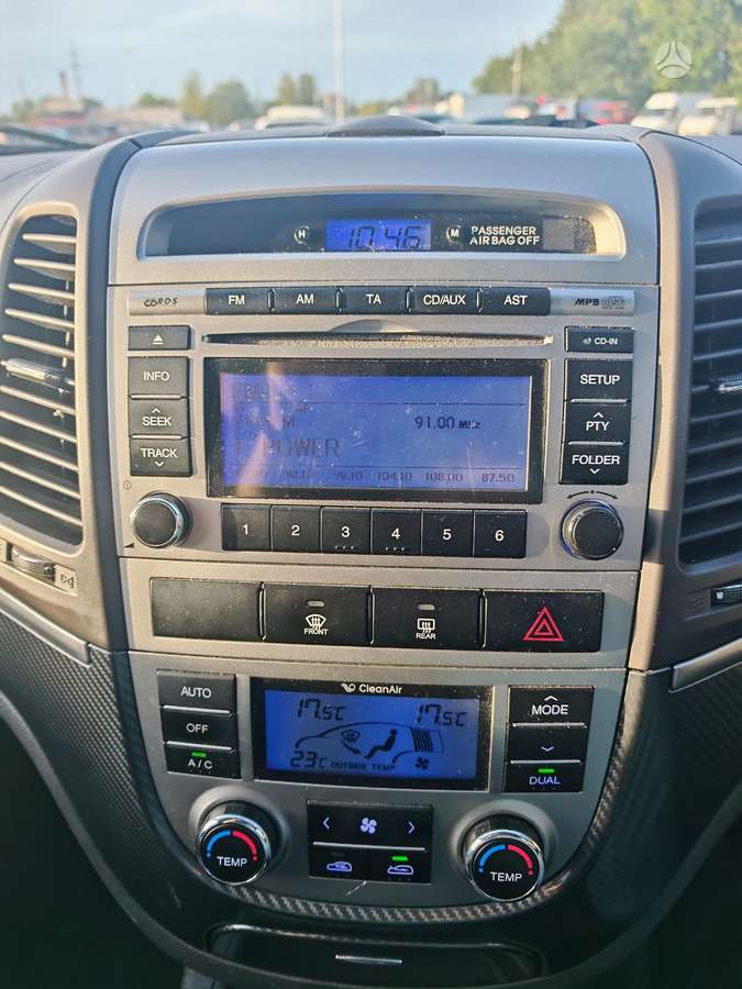 Hyundai Santa 2011 — photo 12