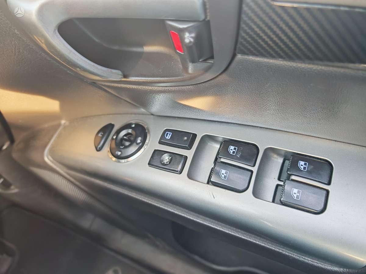Hyundai Santa 2011 — photo 15