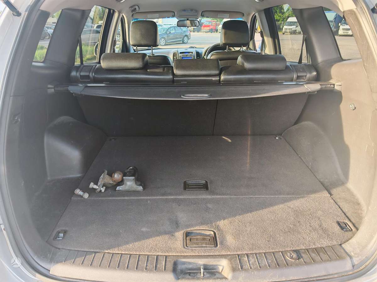 Hyundai Santa 2011 — photo 18