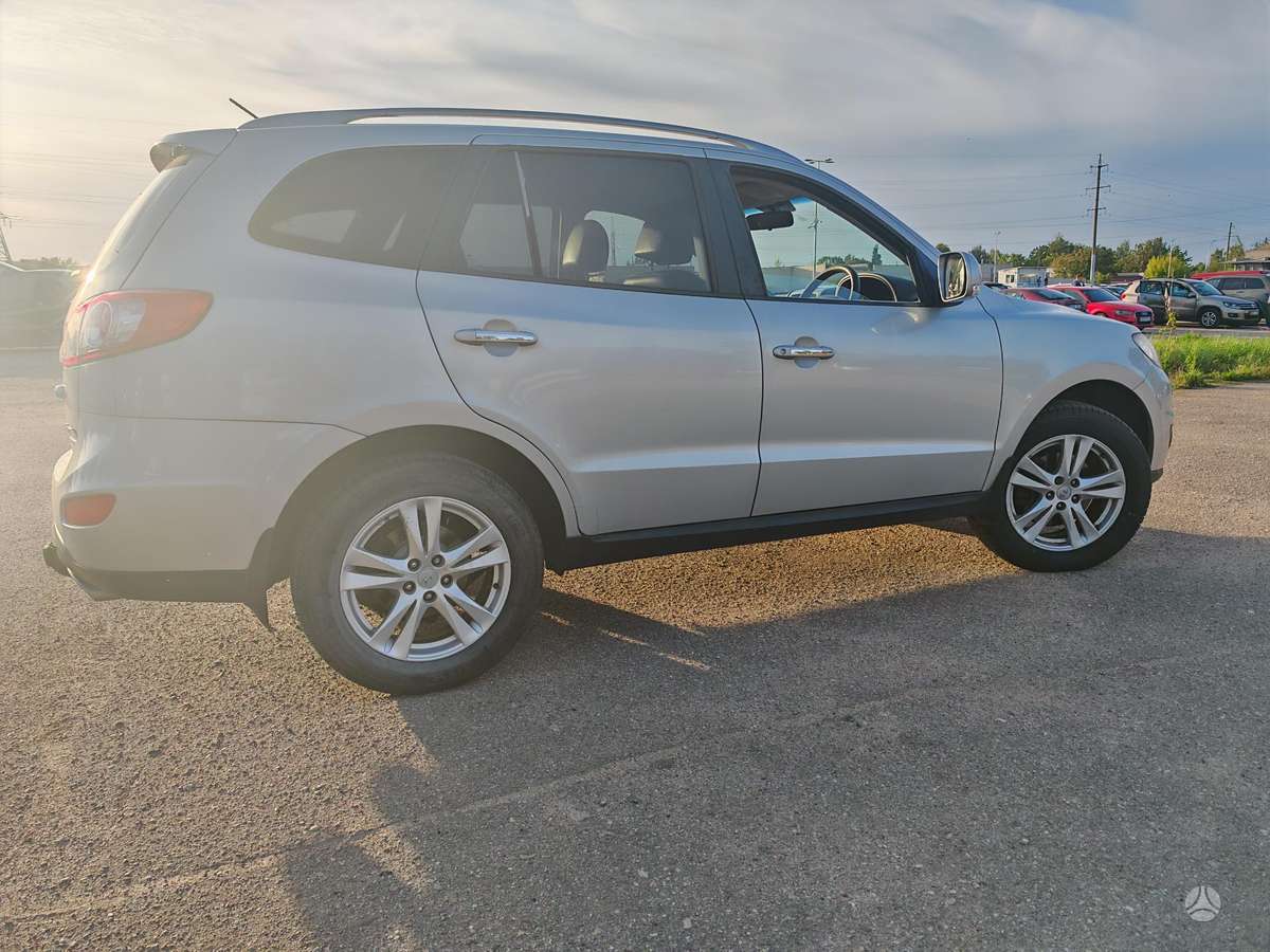 Hyundai Santa 2011 — photo 6