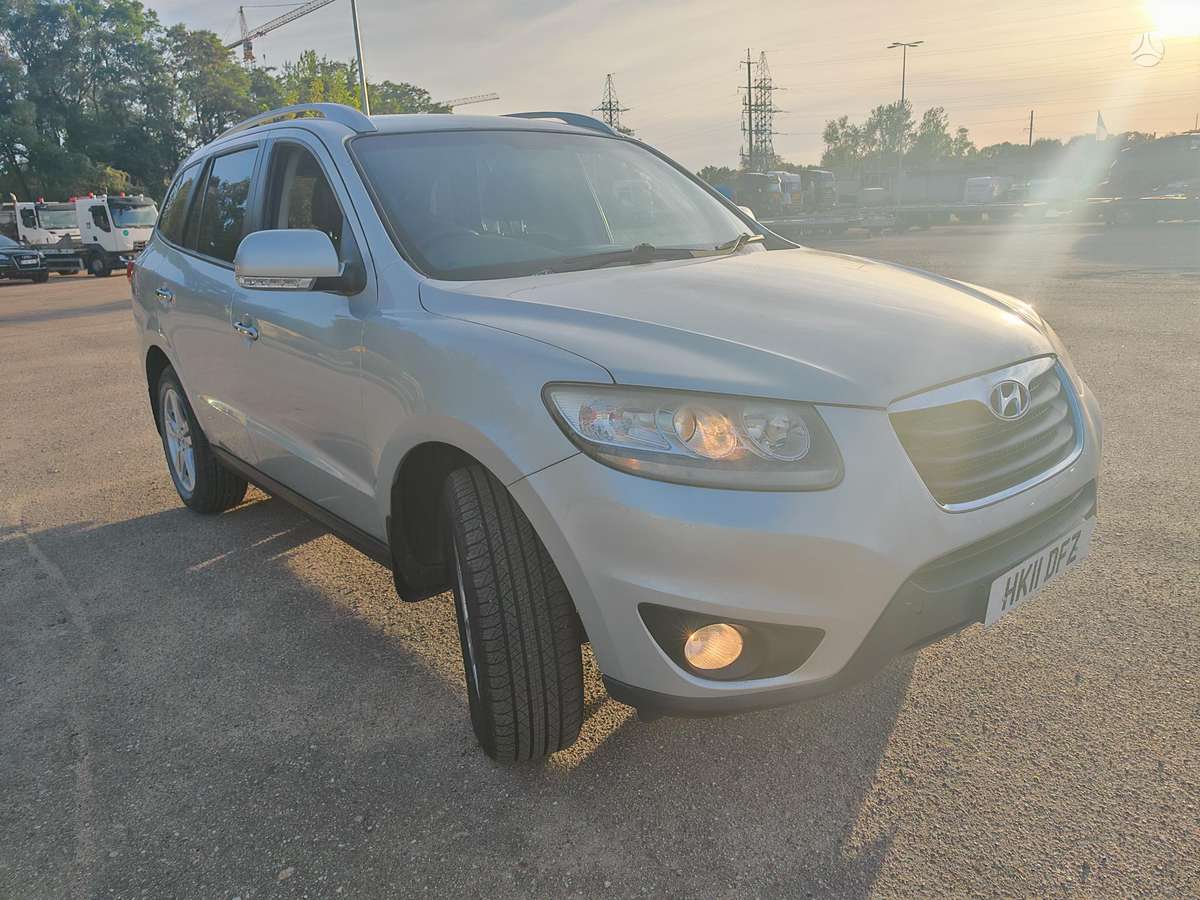 Hyundai Santa 2011 — photo 8
