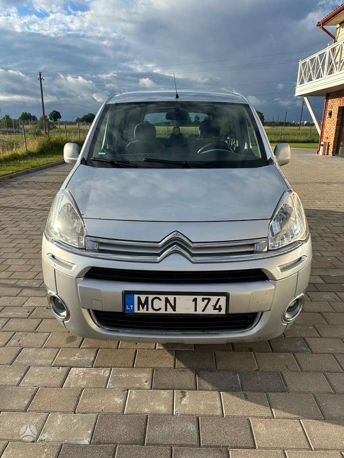 Citroen Berlingo 2013 — салон