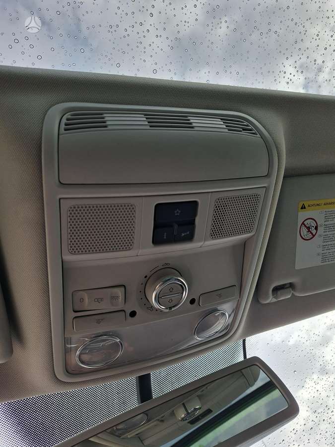 Volkswagen Passat 2012 — photo 17
