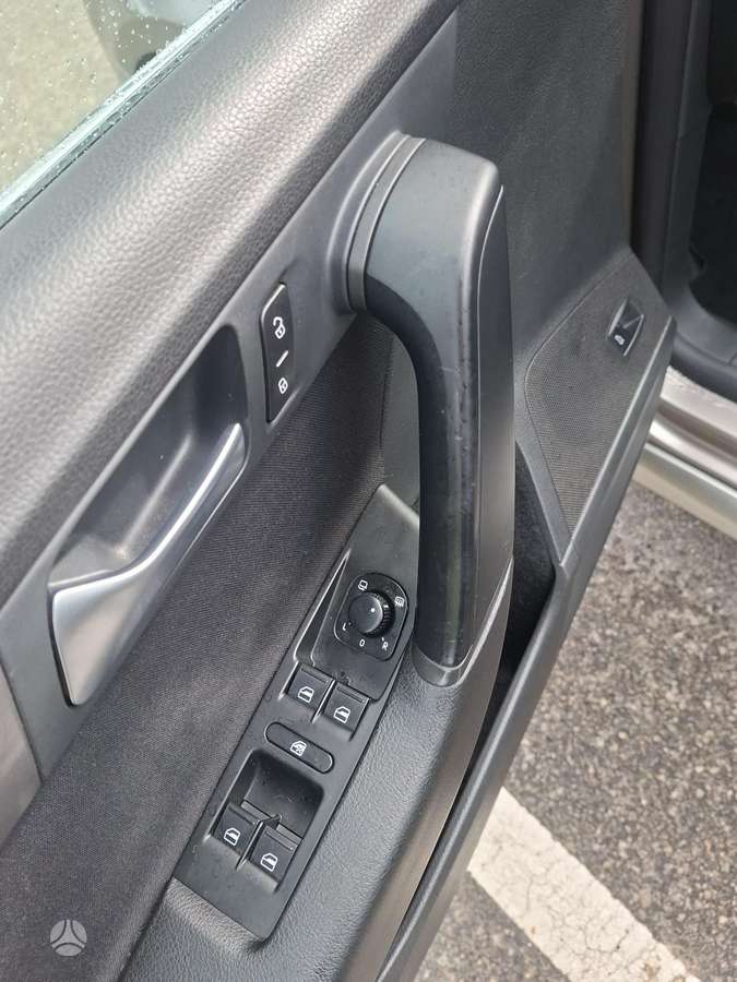 Volkswagen Passat 2012 — photo 18