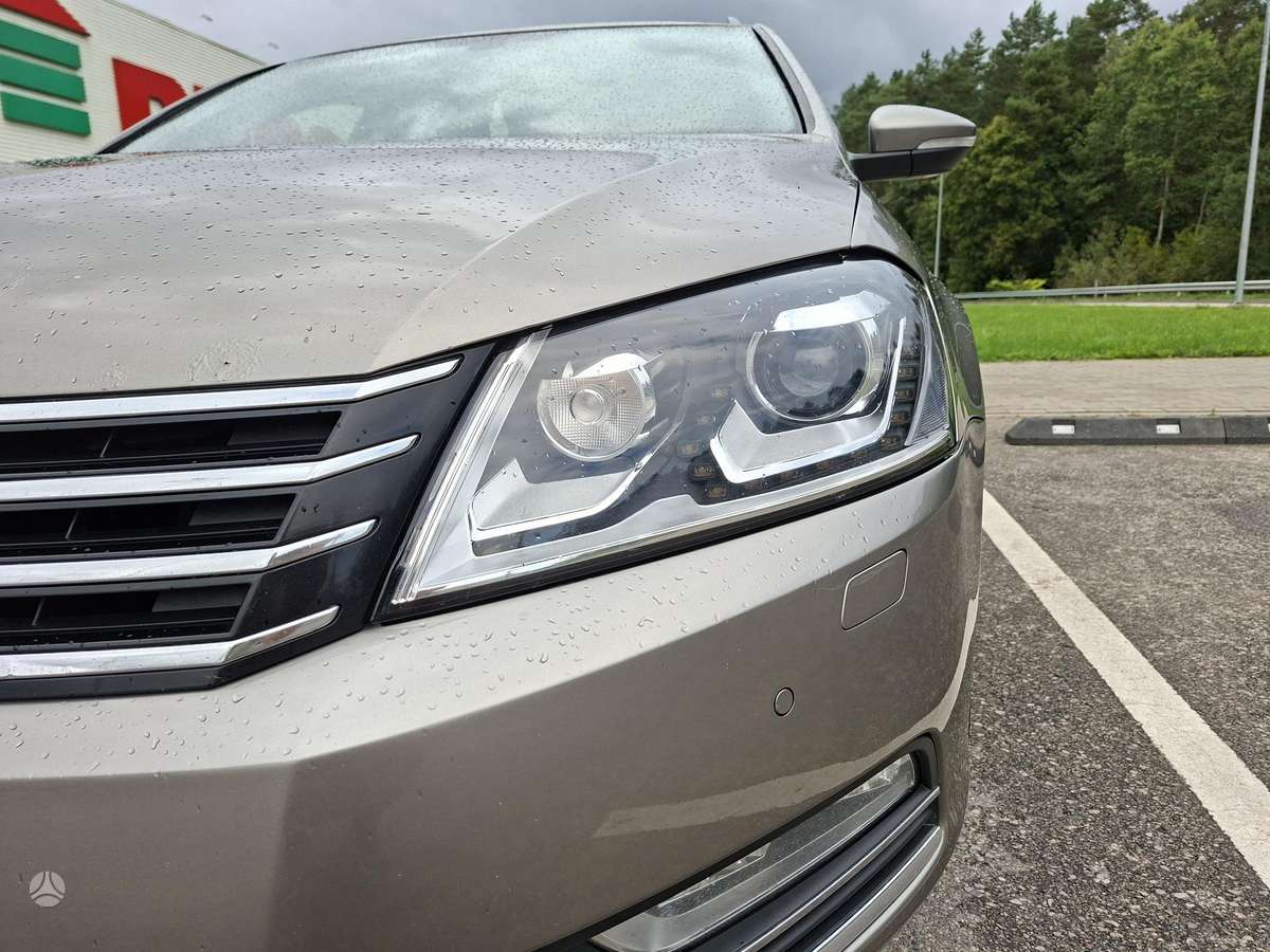 Volkswagen Passat 2012 — photo 26