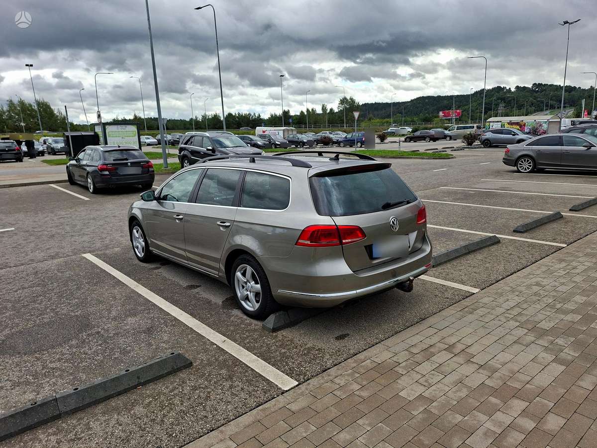 Volkswagen Passat 2012 — photo 7