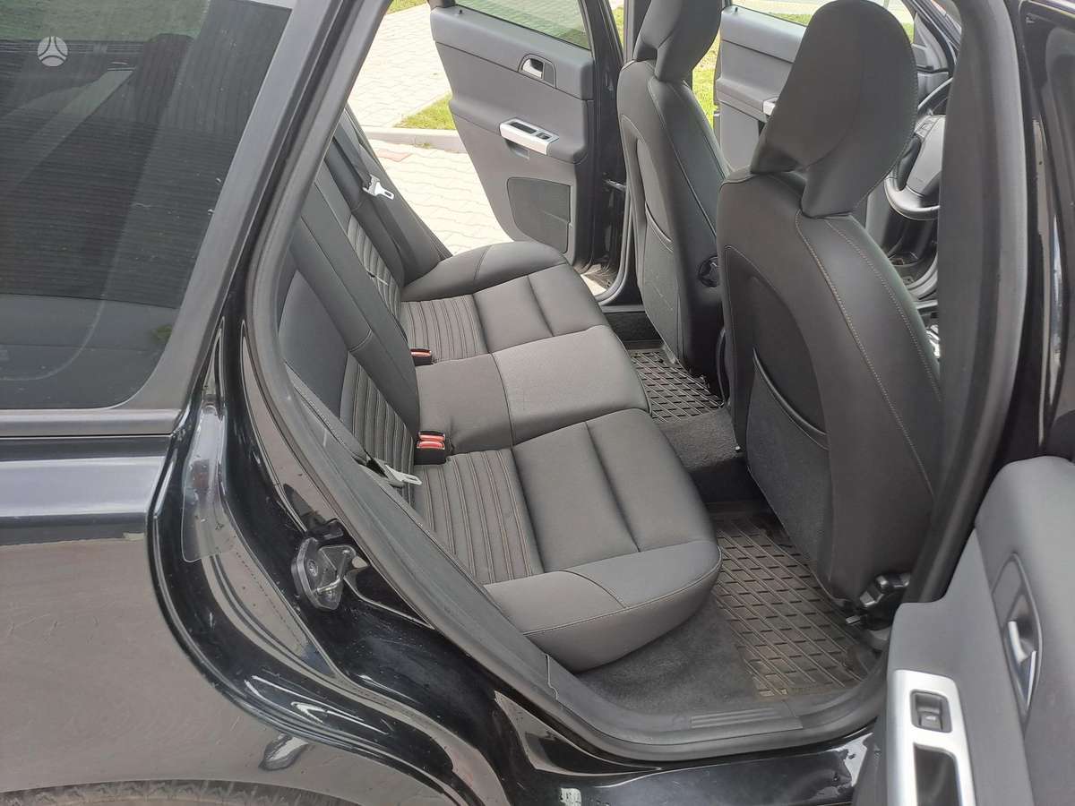 Volvo V50 2010 — photo 13