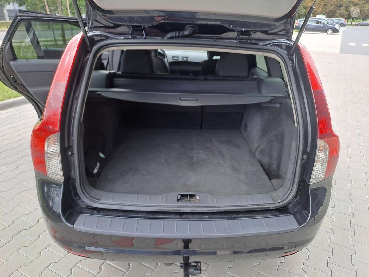 Volvo V50 2010 — photo 15