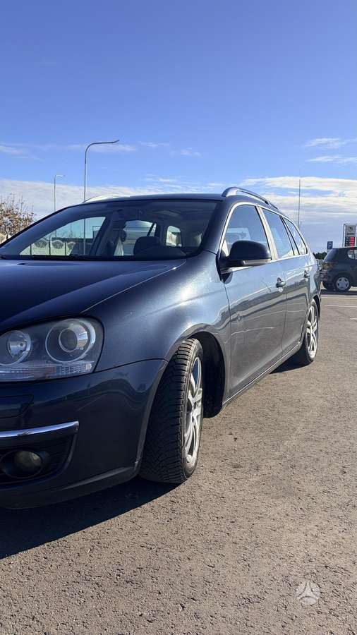 Volkswagen Golf 2008 — салон