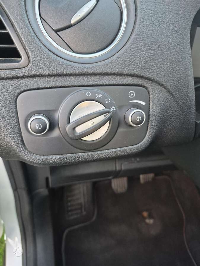Ford S-MAX 2011 — photo 11