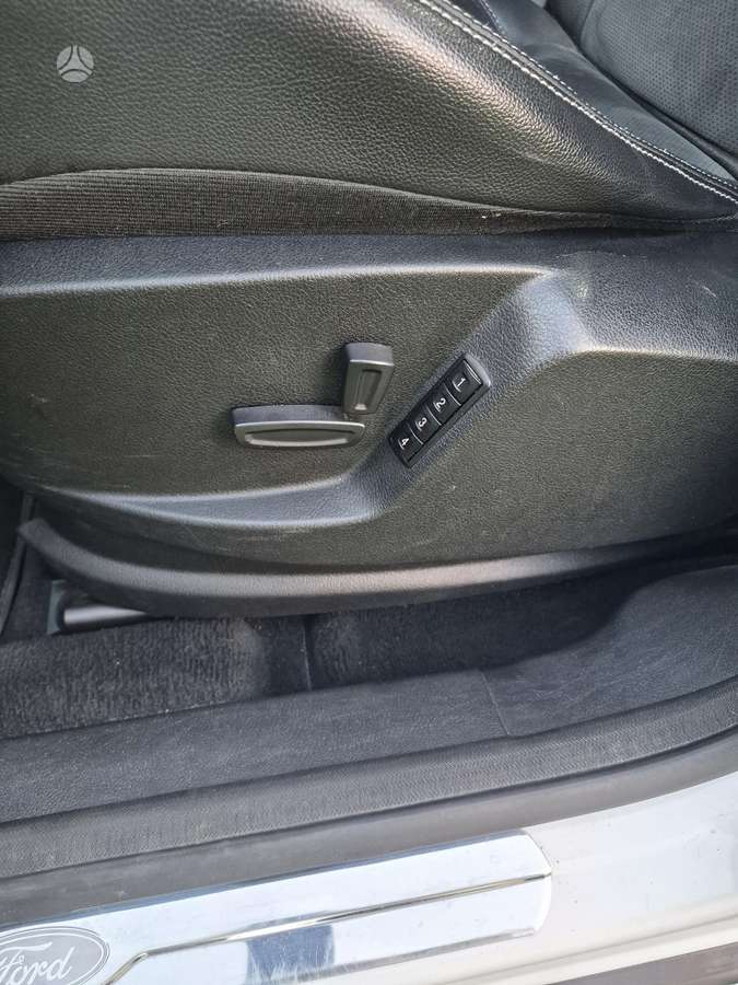 Ford S-MAX 2011 — photo 13