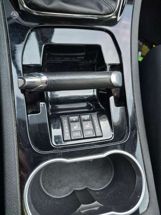 Ford S-MAX 2011 — photo 15