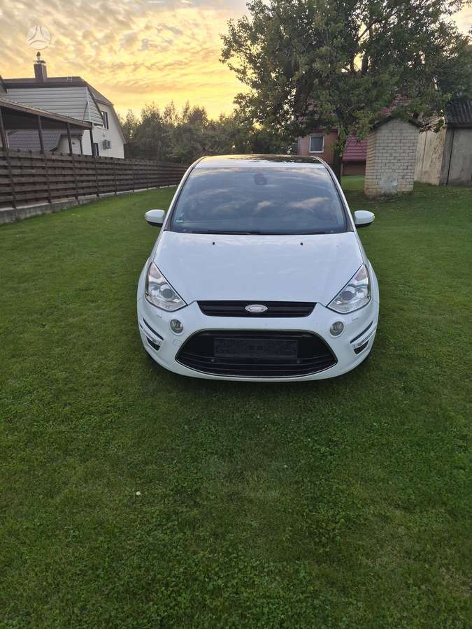 Ford S-MAX 2011 — rear view