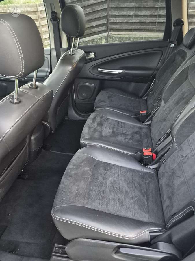 Ford S-MAX 2011 — photo 9