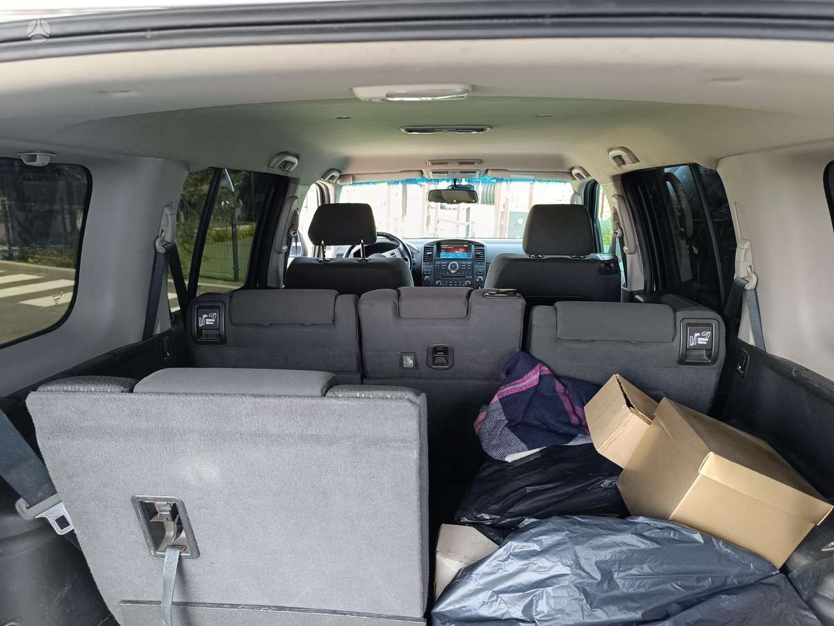 Nissan Pathfinder 2010 — photo 11