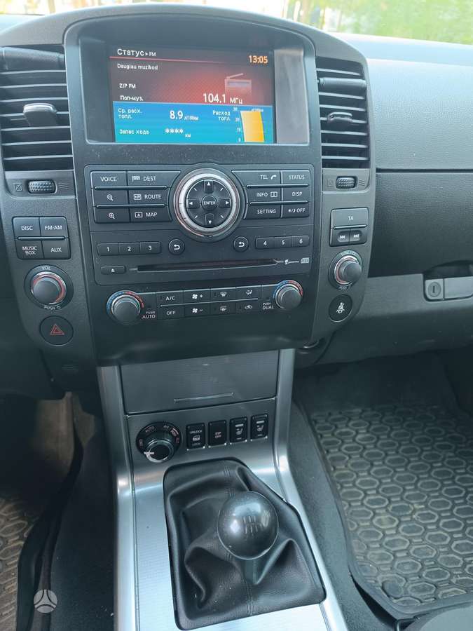 Nissan Pathfinder 2010 — photo 18