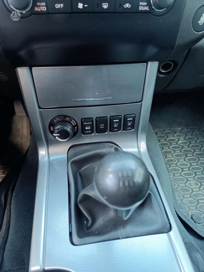 Nissan Pathfinder 2010 — photo 19