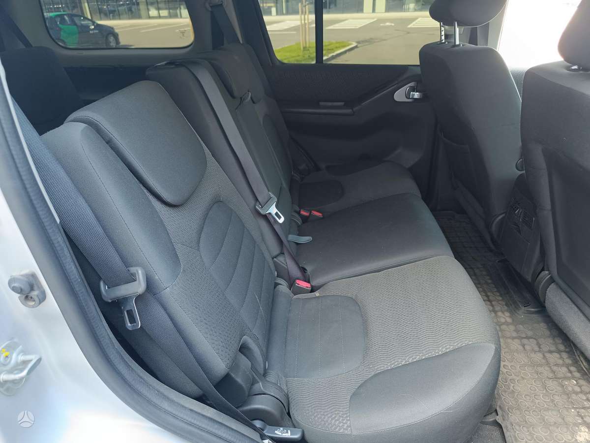 Nissan Pathfinder 2010 — photo 6