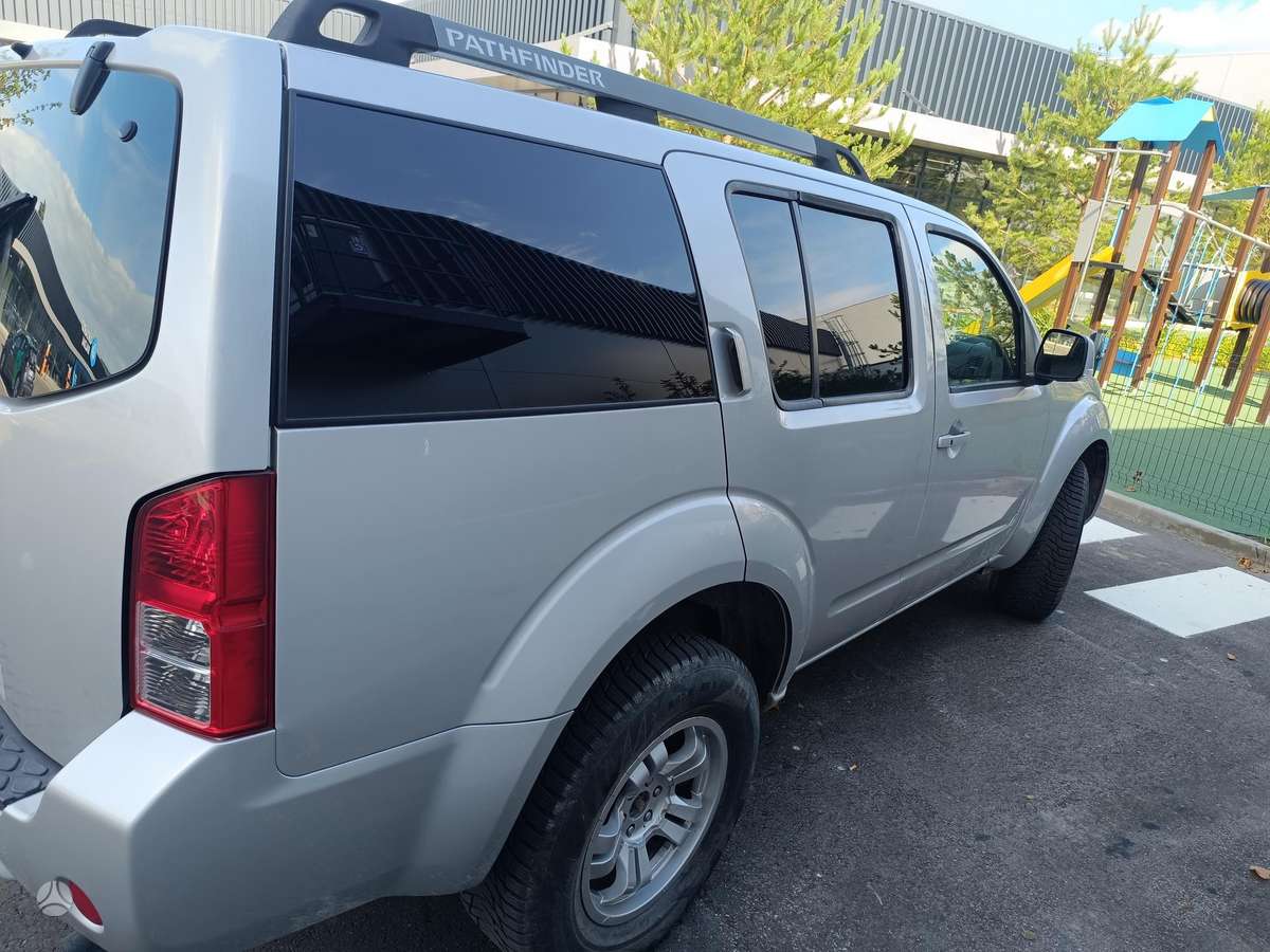 Nissan Pathfinder 2010 — photo 8