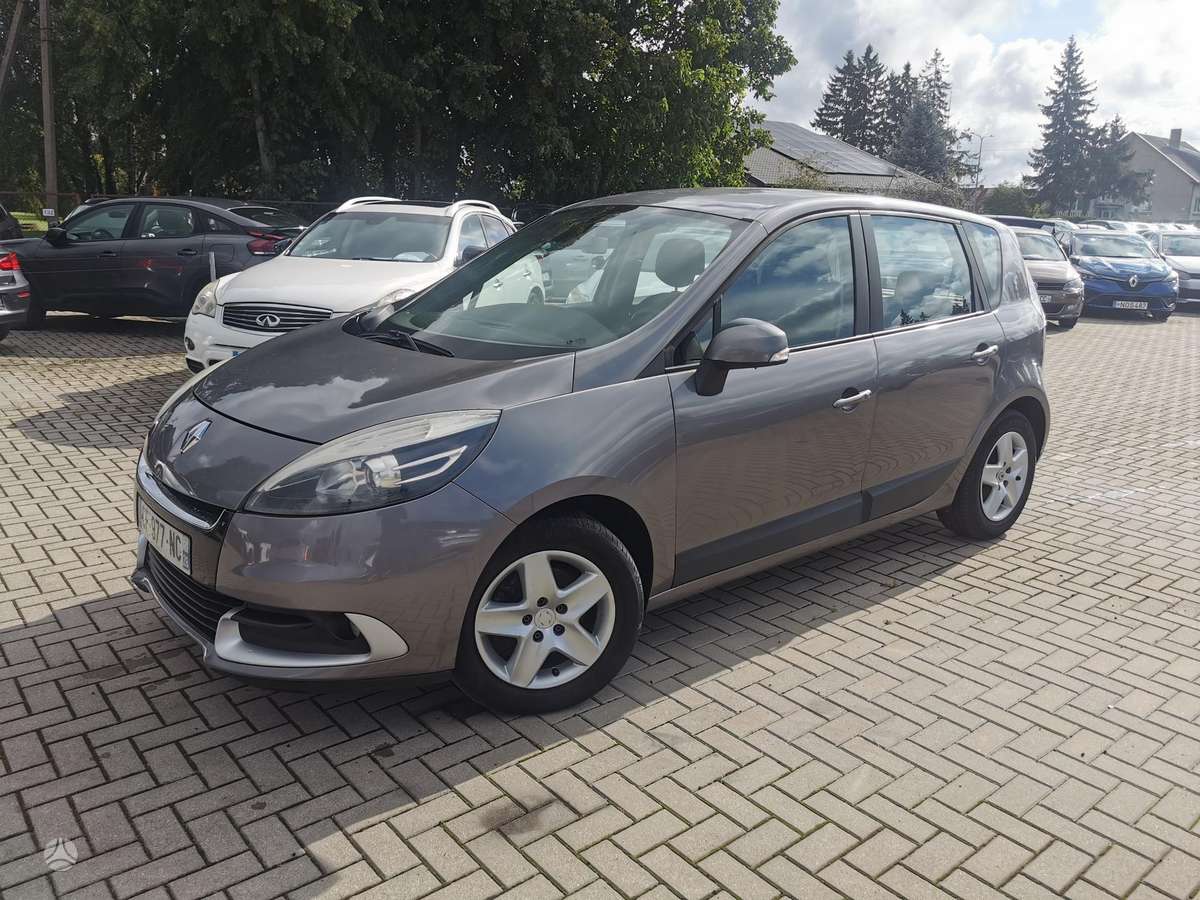 Renault Scenic 2012 — rear view