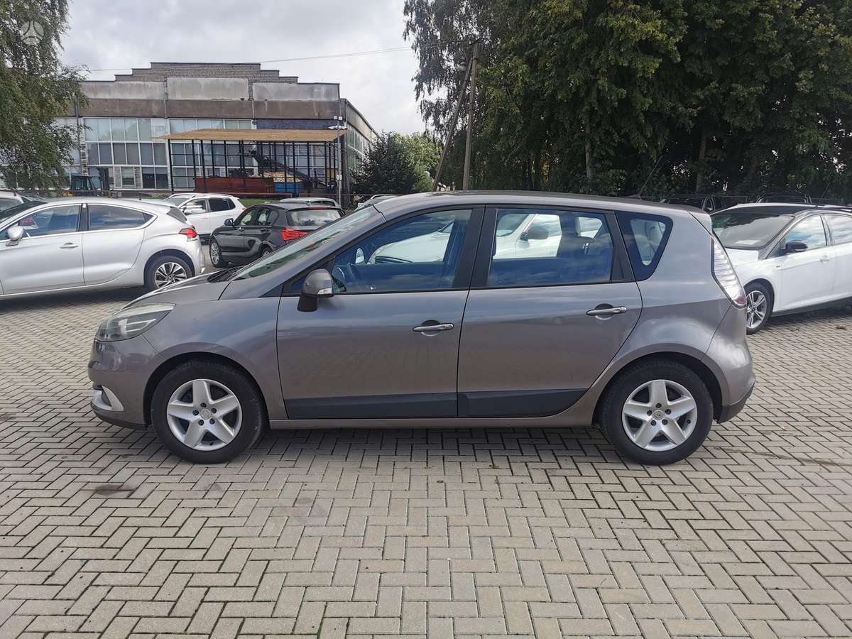 Renault Scenic 2012 — photo 8