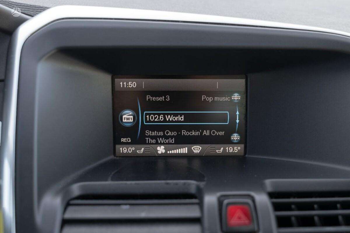Volvo XC60 2012 — photo 13