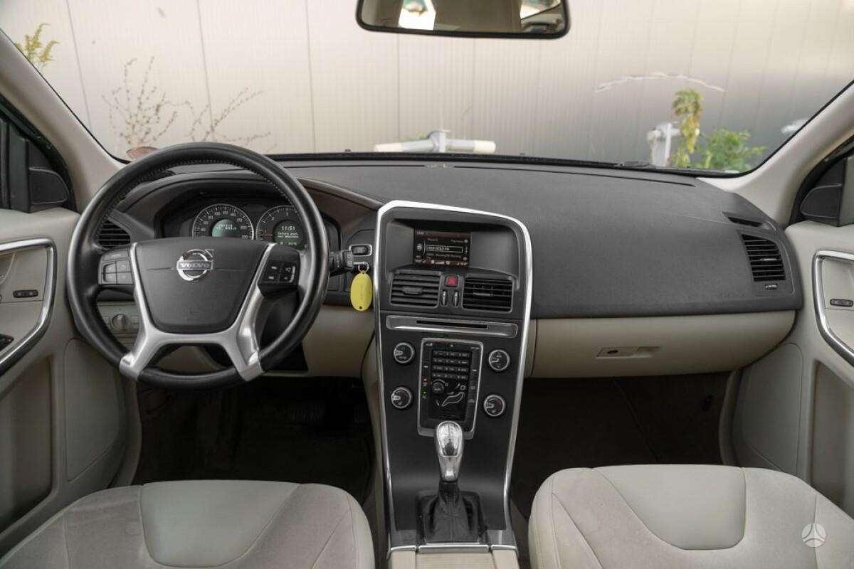 Volvo XC60 2012 — photo 15