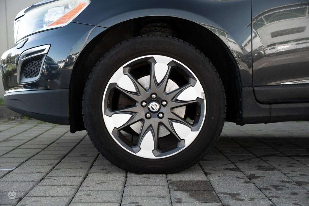Volvo XC60 2012 — engine 2000 cm³, 163 HP (120kW)