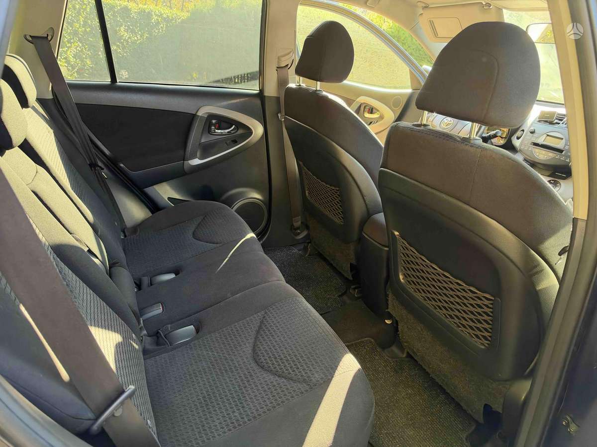 Toyota RAV4 2006 — photo 13