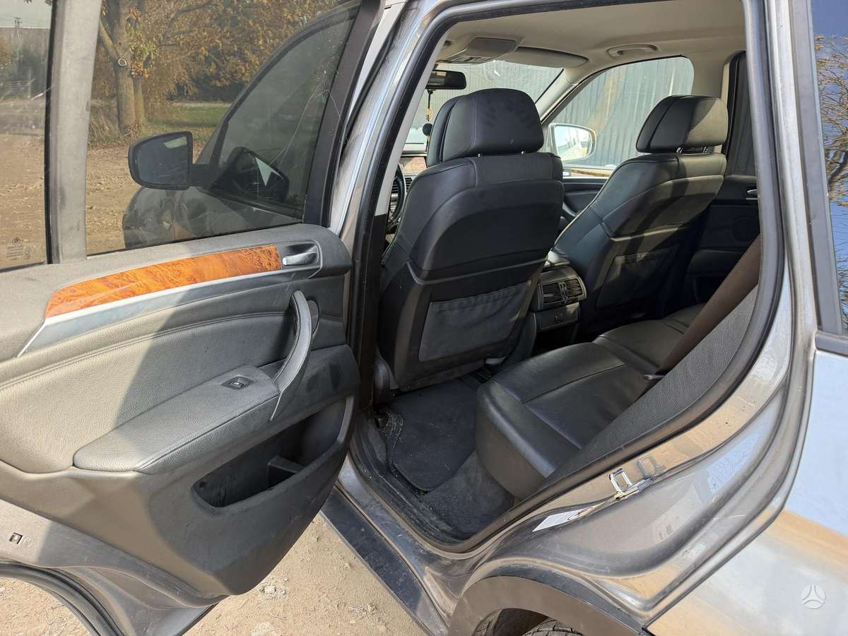 BMW X5 2008 — photo 11