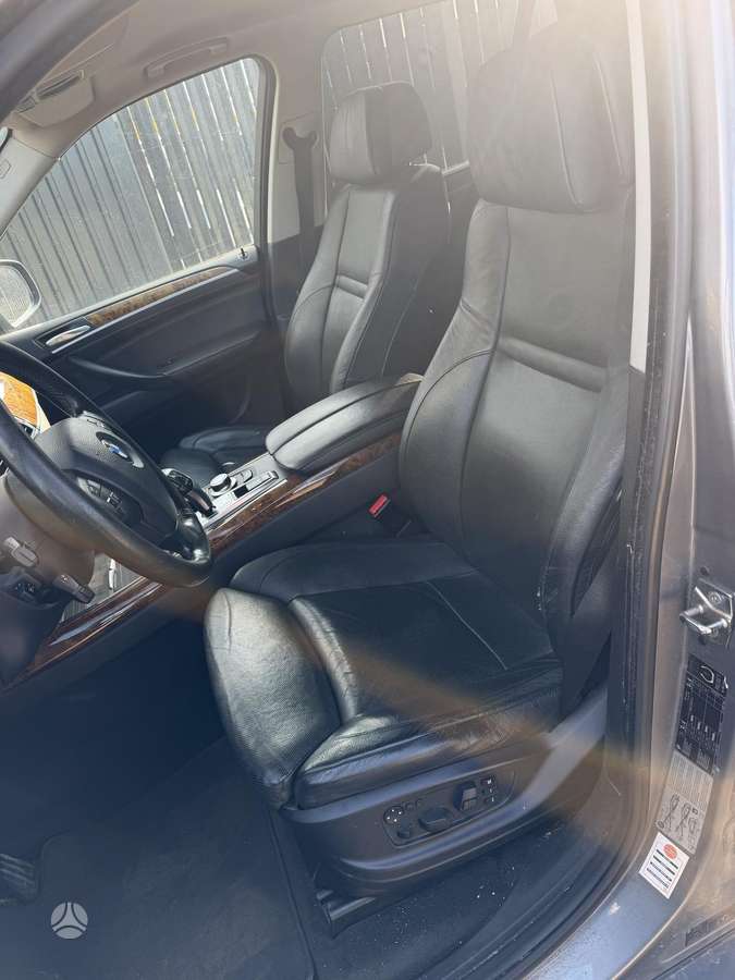 BMW X5 2008 — photo 13