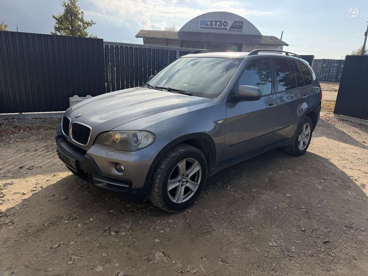 BMW X5 2008 — rear view