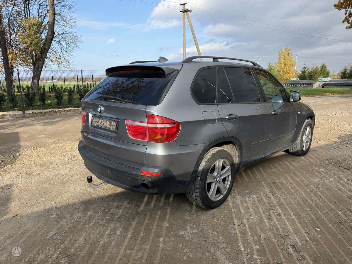 BMW X5 2008 — interior