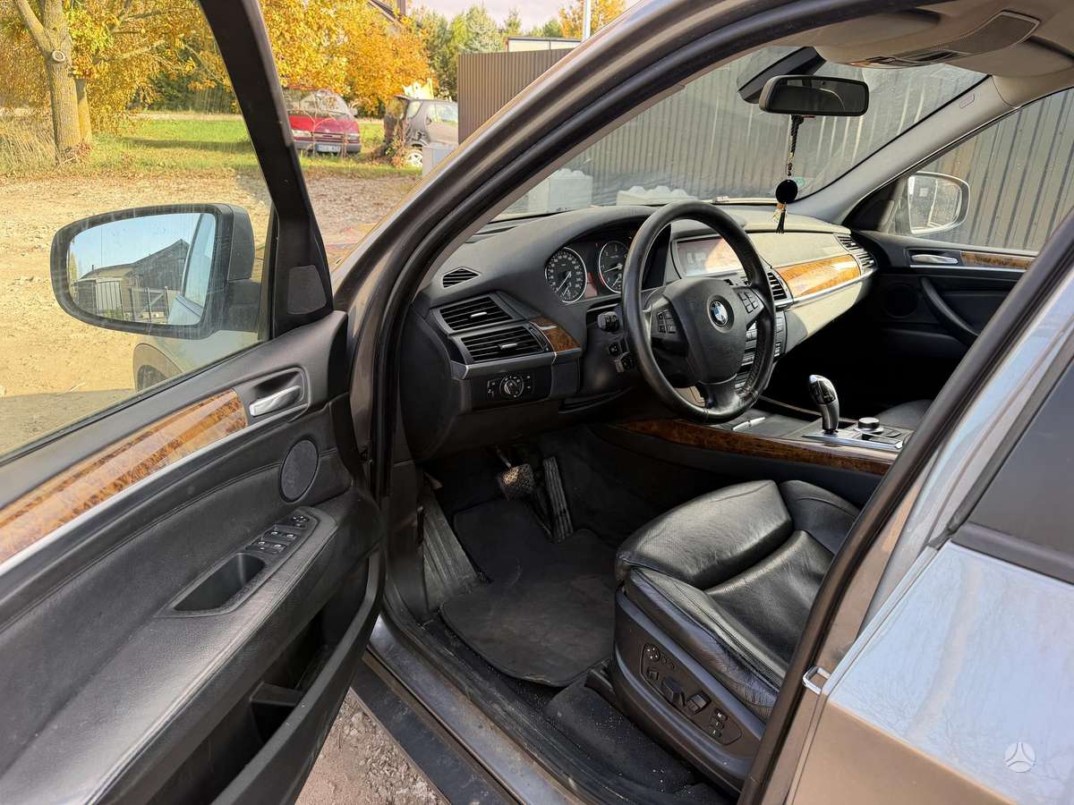 BMW X5 2008 — photo 8