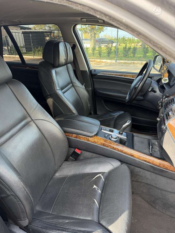 BMW X5 2008 — photo 9